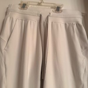 Lululemon Scuba joggers size 6